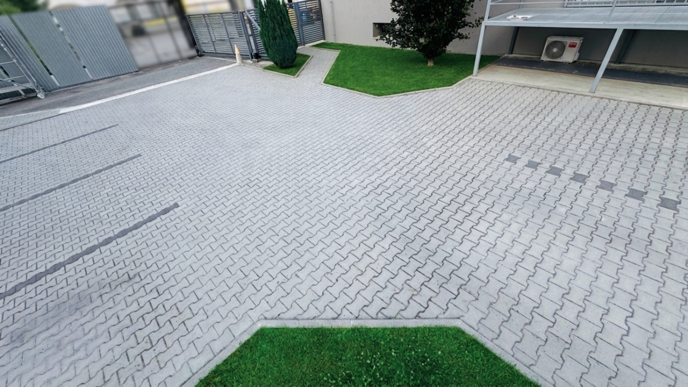 PARKOVIŠTĚ VE DVOŘE ZPRAVA